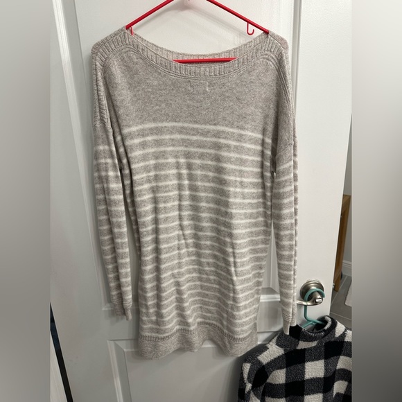 Women’s sweater - Picture 2 of 3